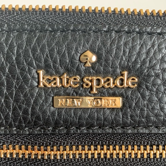 Kate Spade Black Pebbled Leather Wristlet with Metal Logo Like New Condition - Picture 3 of 6